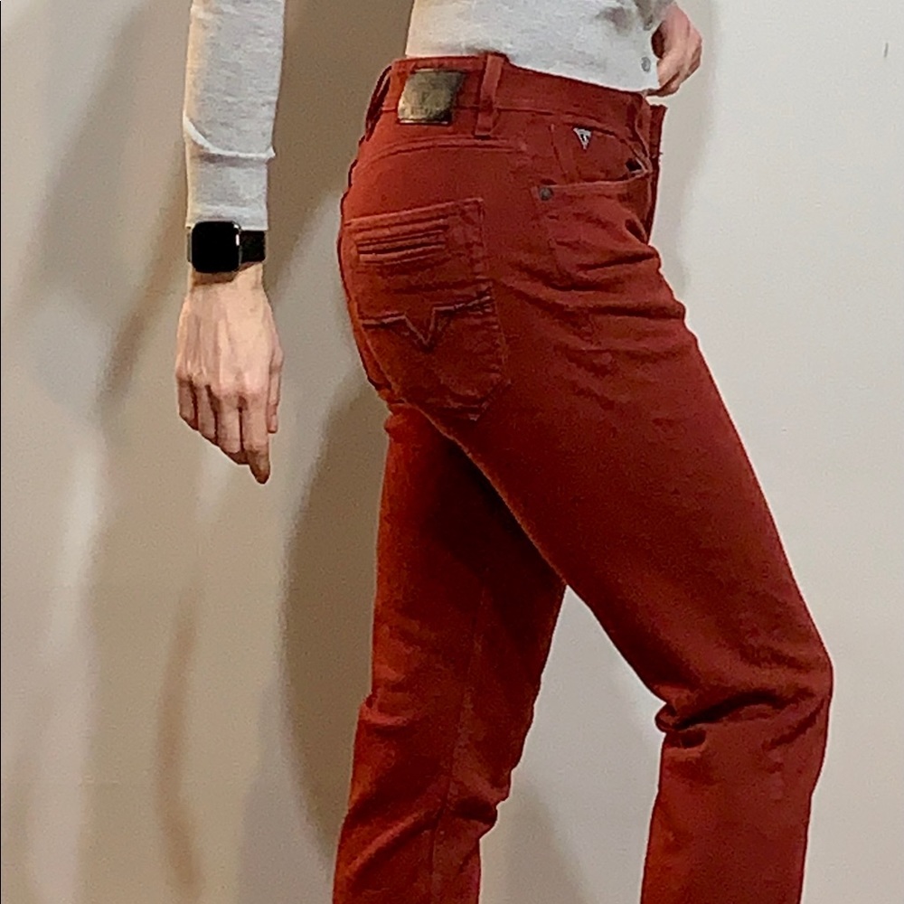 Guess slim tapered jeans in red